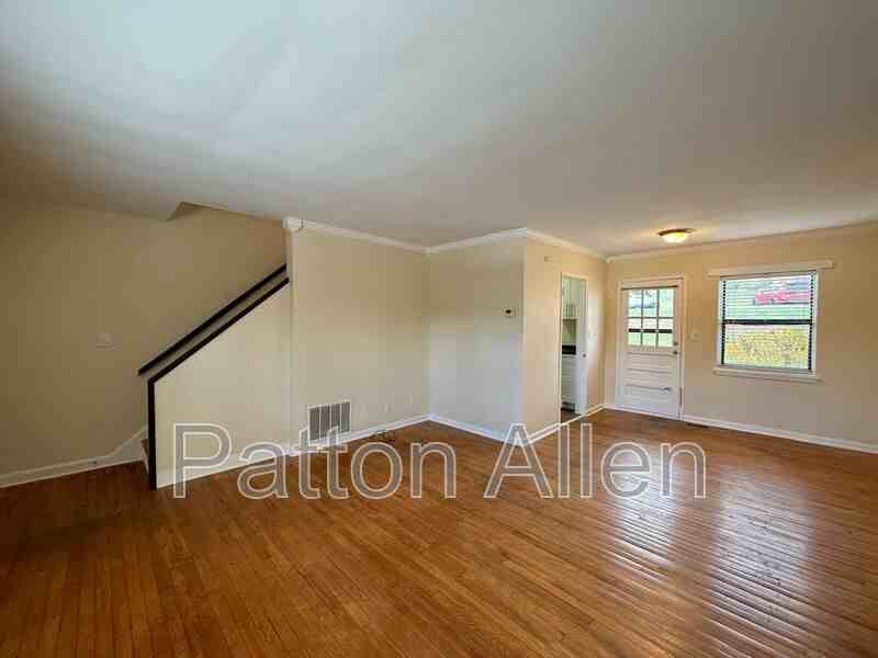 615 Biltmore Ave #O5 - Photo 3 of 22
