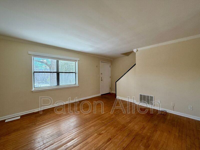 615 Biltmore Ave #O5 - Photo 4 of 22