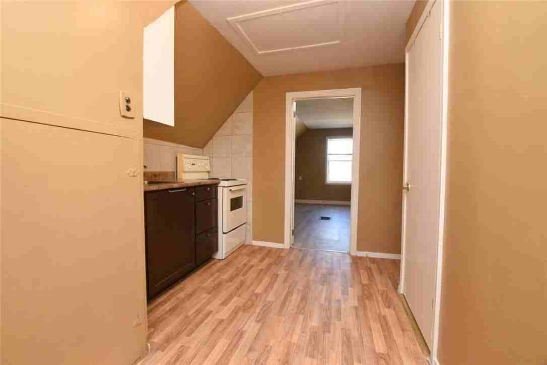 Fairleigh Ave N & King St E - Photo 4 of 8