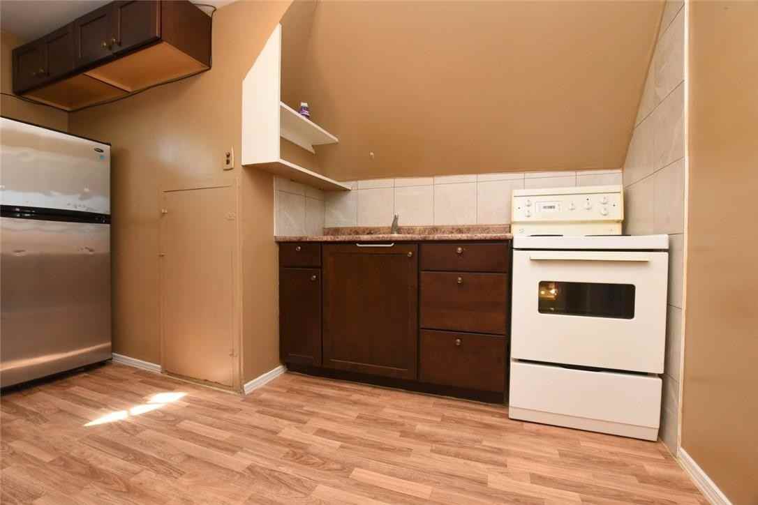 Fairleigh Ave N & King St E - Photo 5 of 8