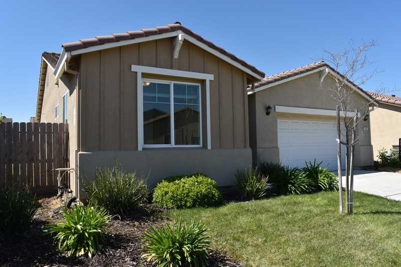 4457 Jennifer Way - Photo 3 of 35