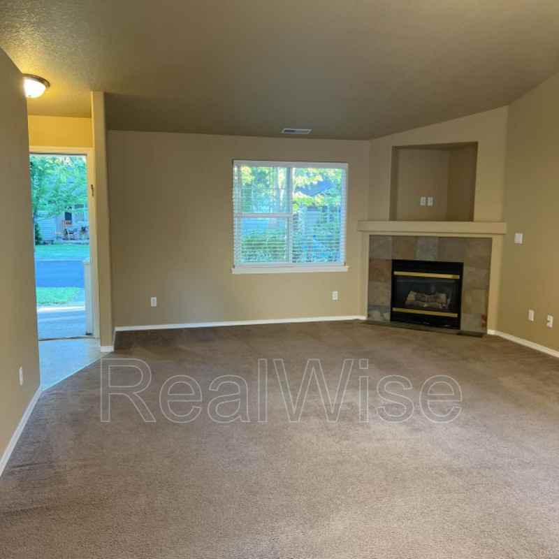 20611 Daisy Ln - Photo 3 of 26