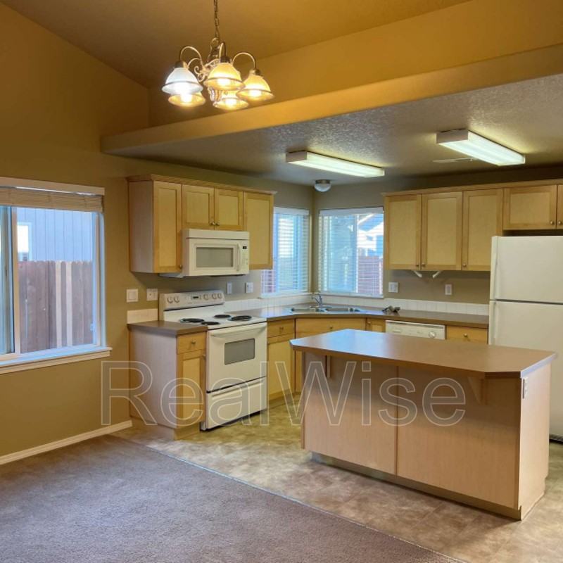 20611 Daisy Ln - Photo 5 of 26