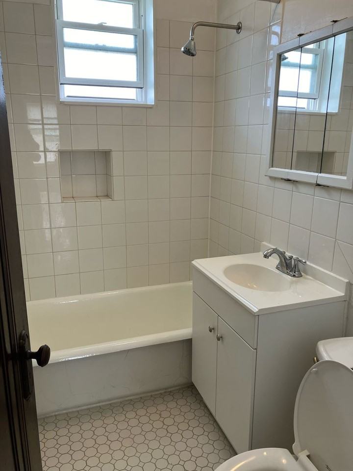 4604 N Kildare Ave - Photo 2 of 18