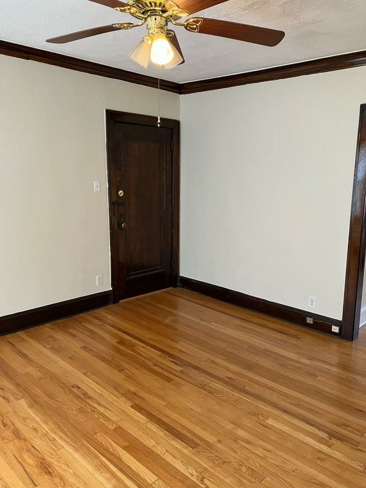 4604 N Kildare Ave - Photo 5 of 18