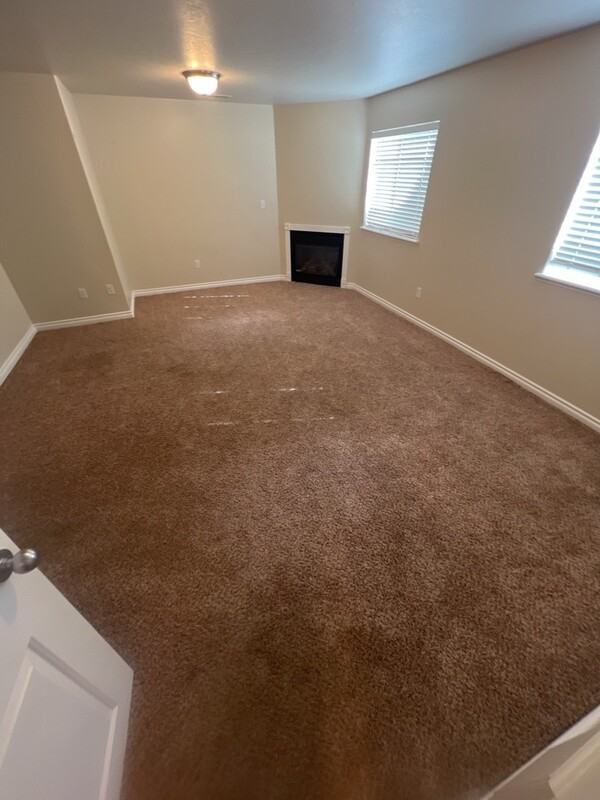 943 Se - Photo 4 of 17