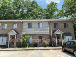 featured image of 400 N Steele St