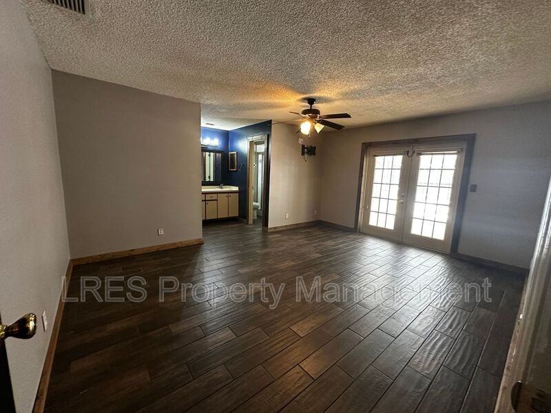 555 Glen Haven Dr - Photo 7 of 31