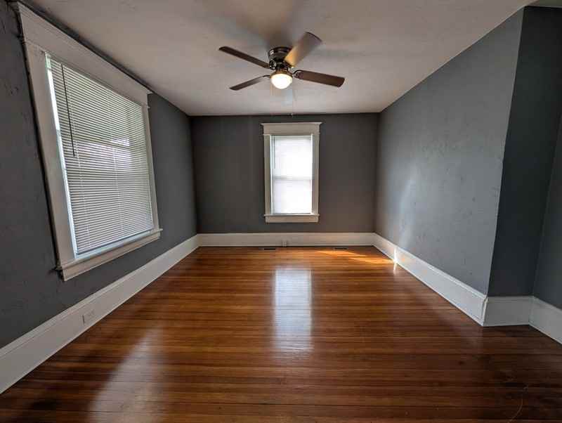 1017 Ferdinand Ave Sw - Photo 2 of 15