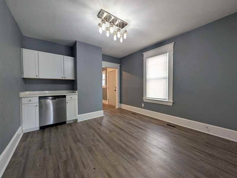 1017 Ferdinand Ave Sw - Photo 6 of 15