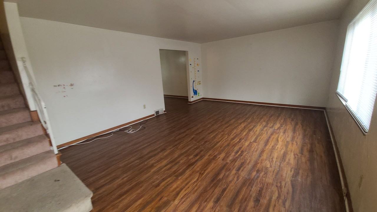 Abbeyville Apartments Associates LP - Photo 3 of 18