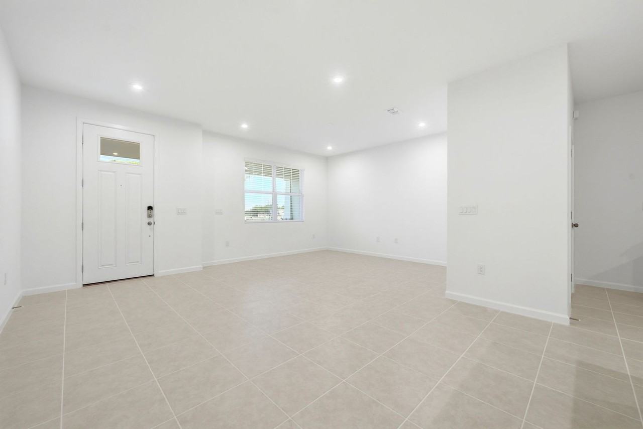 132 Royal Ranch Rd - Photo 7 of 46