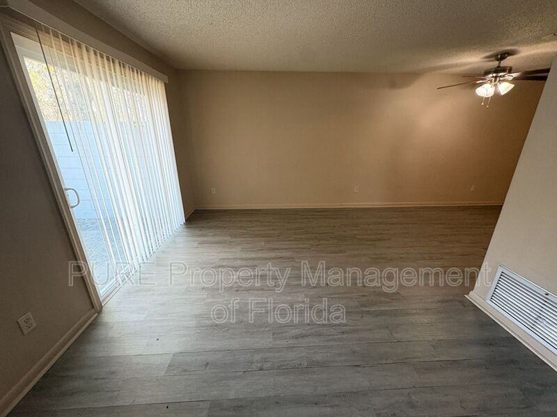 2040 Se 40th Street Rd #C - Photo 6 of 27