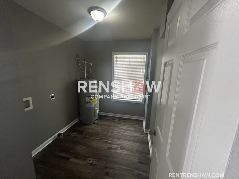 157 Cloverdale St - Photo 4 of 14