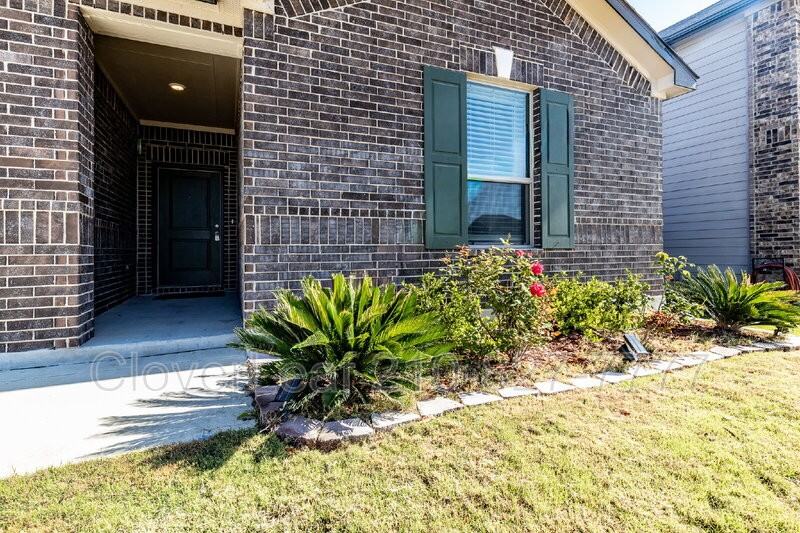 14715 Gecko Lndg - Photo 4 of 41