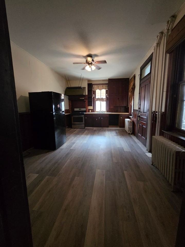 28 S Hartley St - Photo 4 of 14