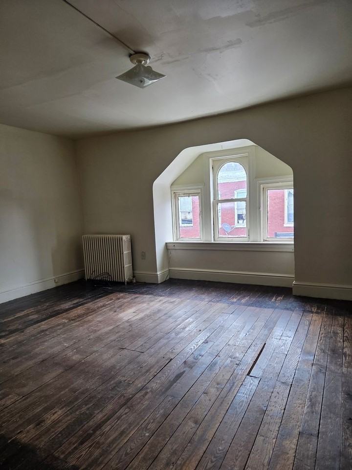 28 S Hartley St - Photo 7 of 14