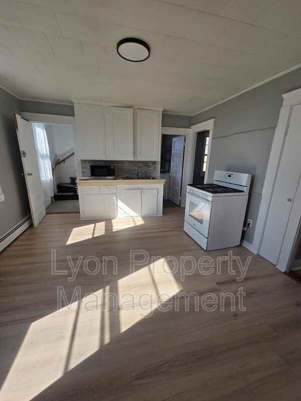 26 Morgan Ave #2 - Photo 3 of 44