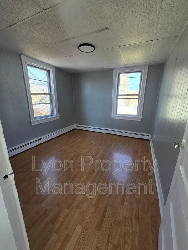 26 Morgan Ave #2 - Photo 7 of 44