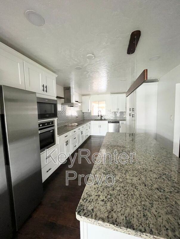 2091 Ne - Photo 2 of 12