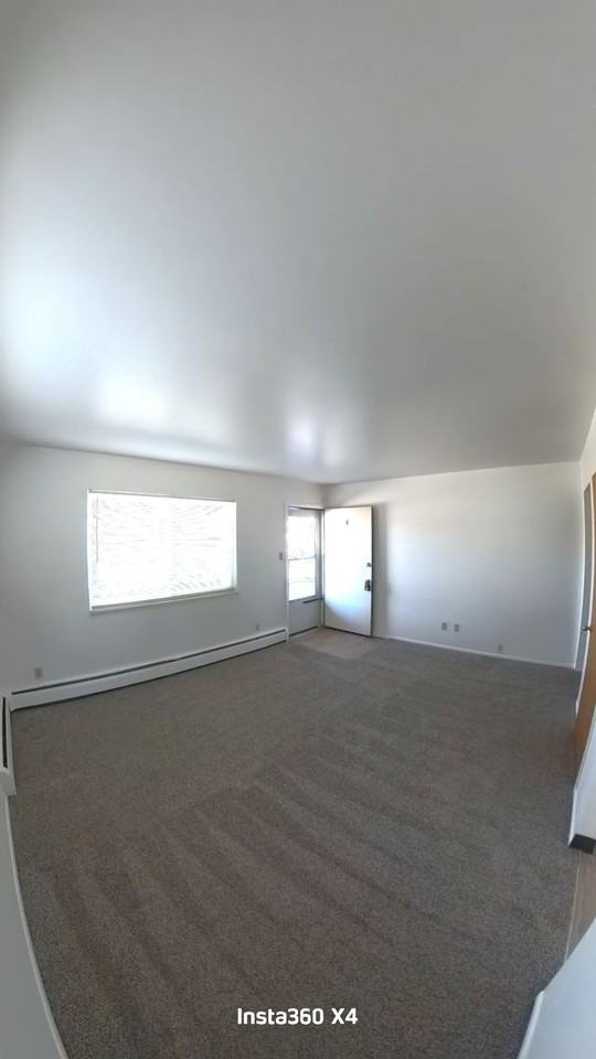 Colonial Manor - Photo 4 of 25