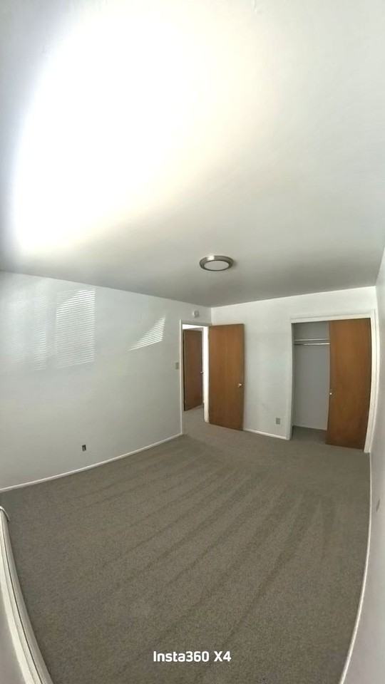 Colonial Manor - Photo 5 of 25