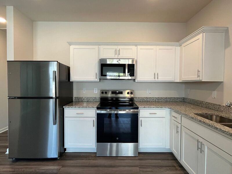 2047 Trailside Dr - Photo 4 of 23