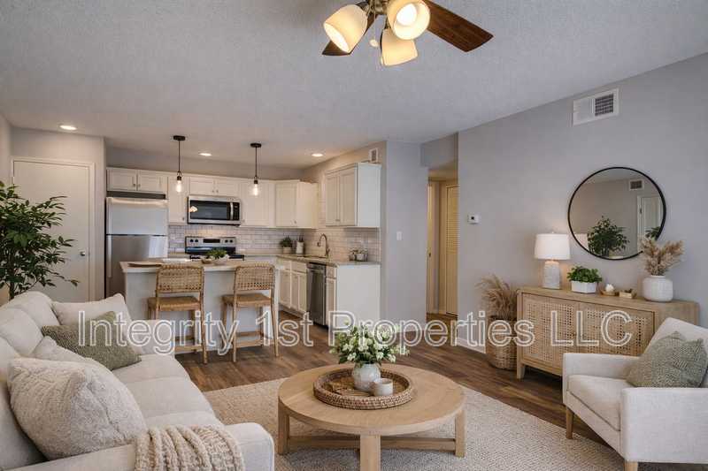 2114 Swift Ave #9 - Photo 4 of 39