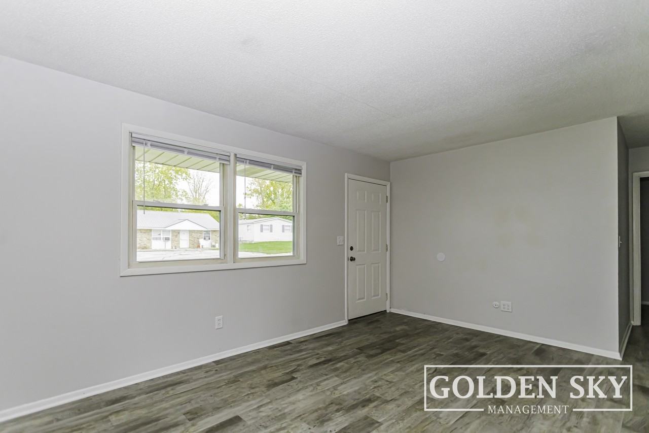 6321 East Piccadilly Road - Photo 2 of 8