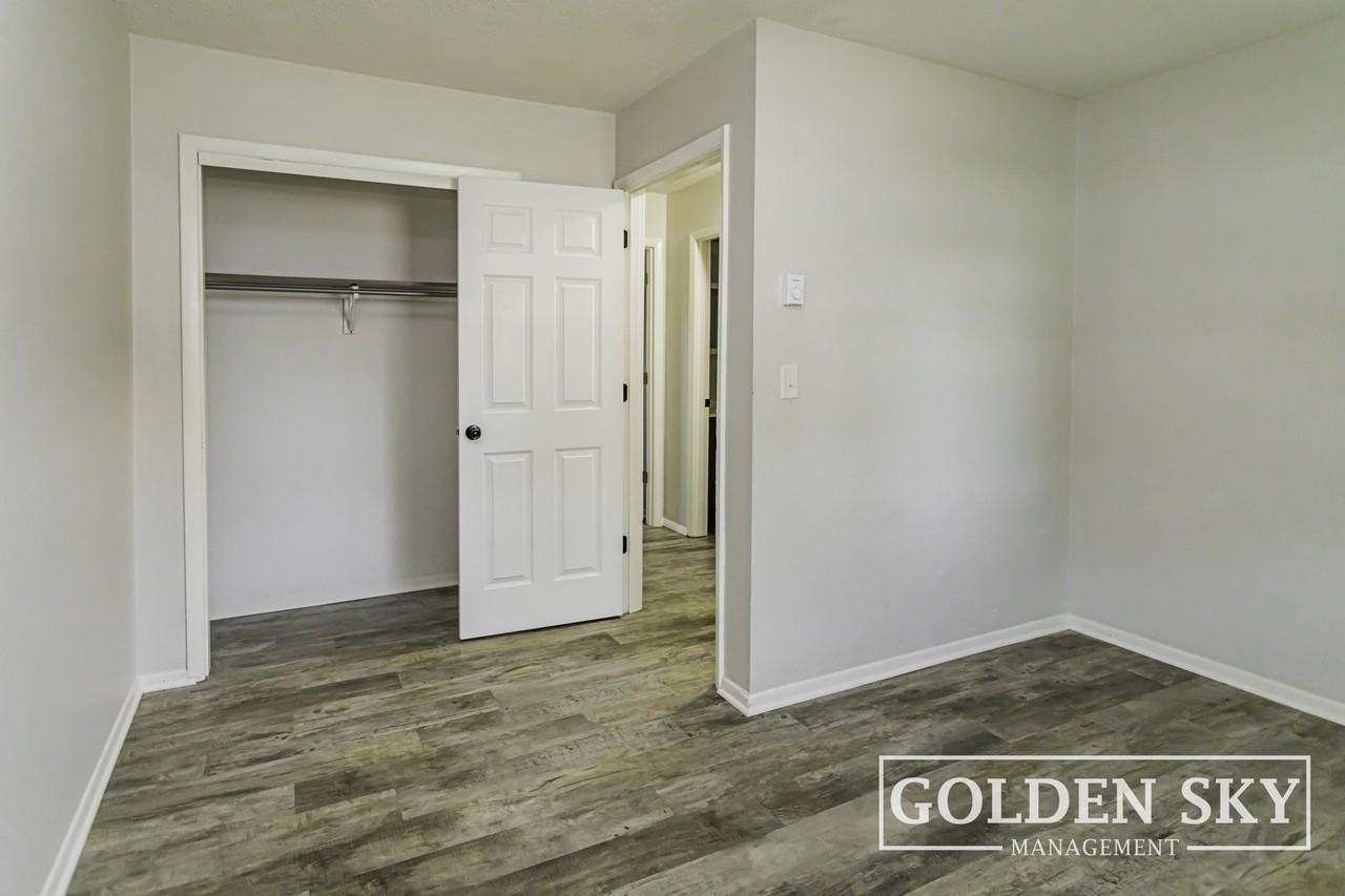 6321 East Piccadilly Road - Photo 4 of 8