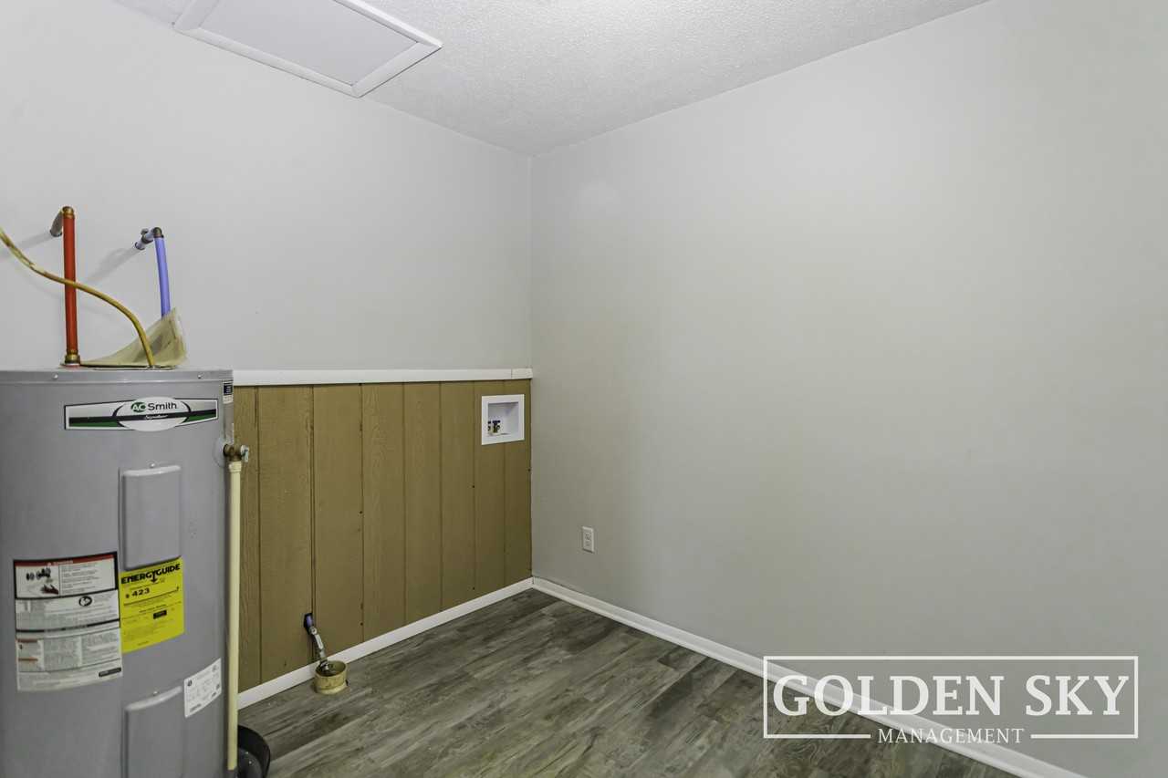 6321 East Piccadilly Road - Photo 7 of 8