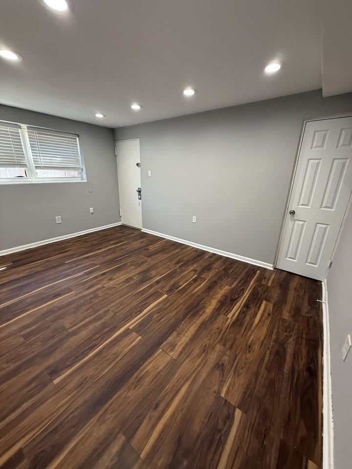 4132 Longshore Avenue - Photo 3 of 10