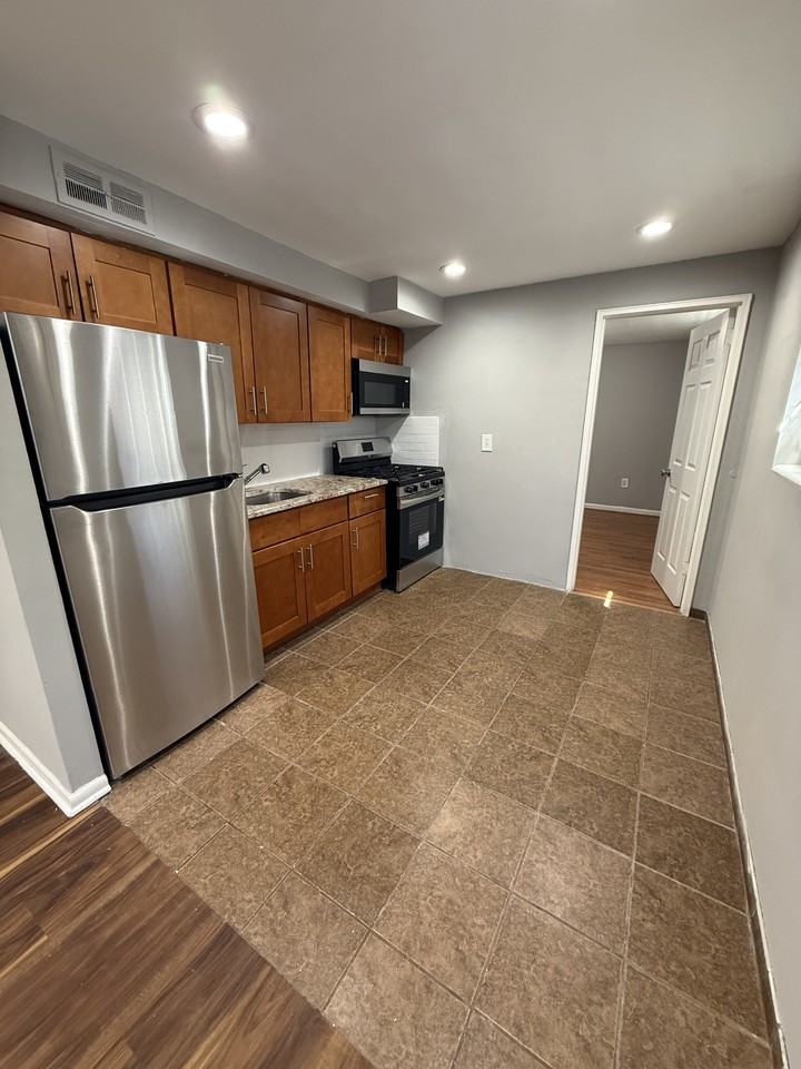 4132 Longshore Avenue - Photo 4 of 10