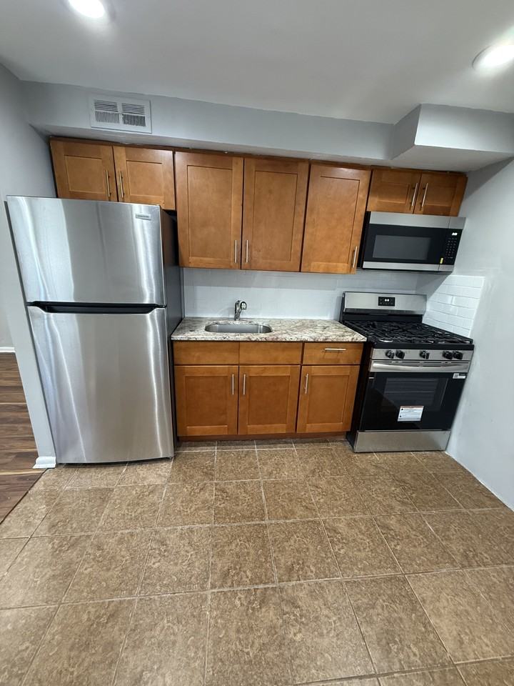 4132 Longshore Avenue - Photo 5 of 10