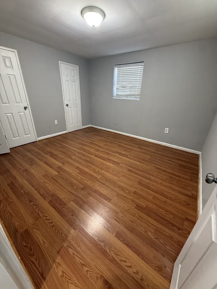 4132 Longshore Avenue - Photo 6 of 10