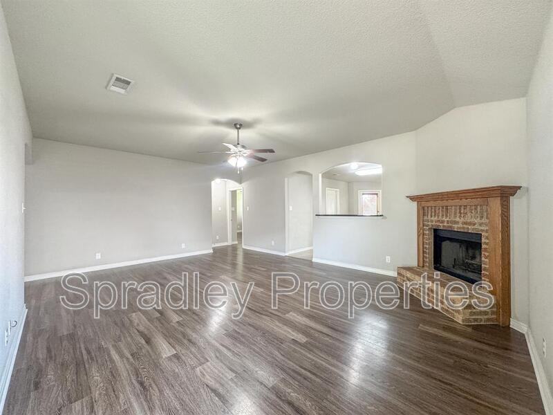 413 Bashaw Loop - Photo 2 of 18