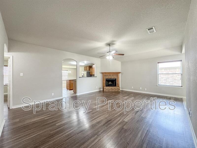 413 Bashaw Loop - Photo 4 of 18