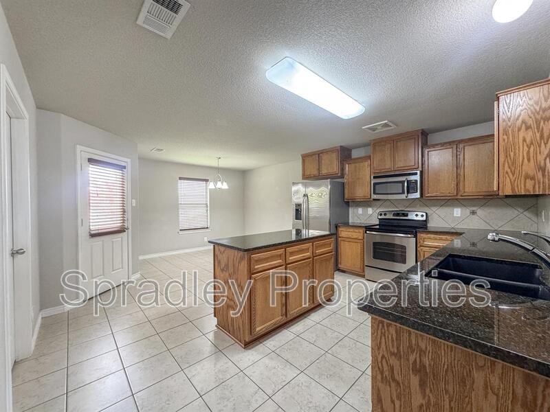 413 Bashaw Loop - Photo 5 of 18