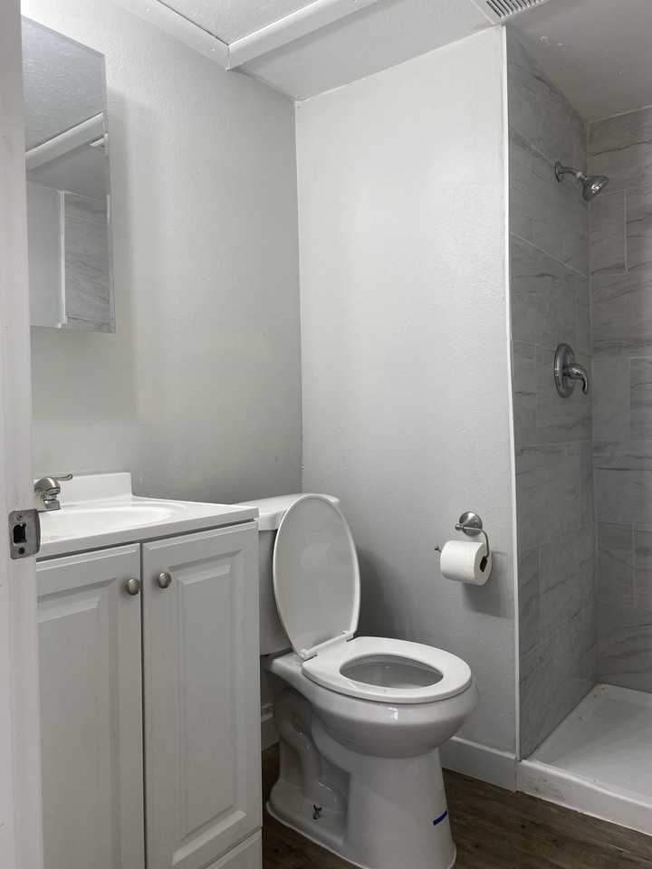 16680 West 11th Avenue - Photo 5 of 10