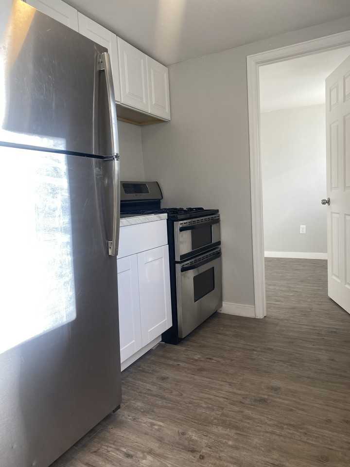 16680 West 11th Avenue - Photo 7 of 10