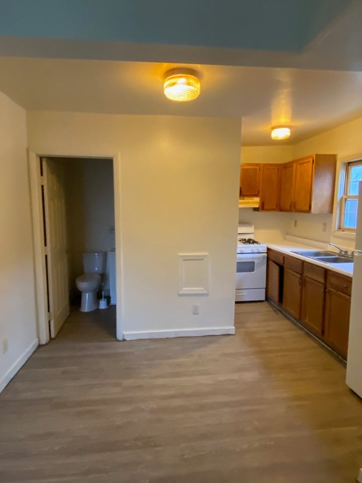 326 Union Street - Photo 3 of 7