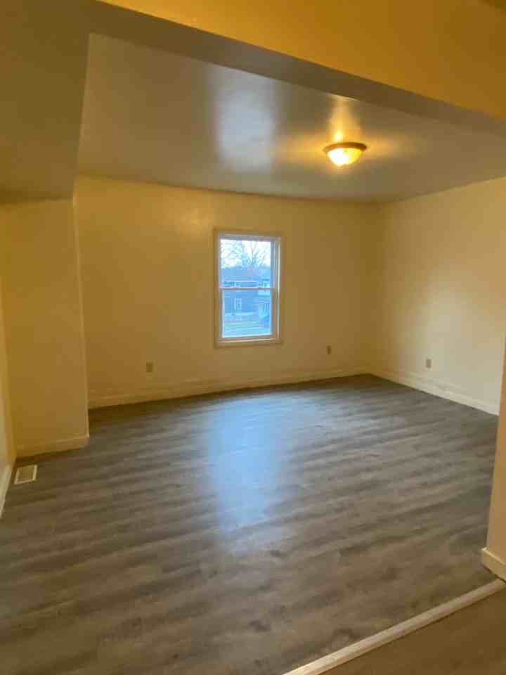 326 Union Street - Photo 4 of 7