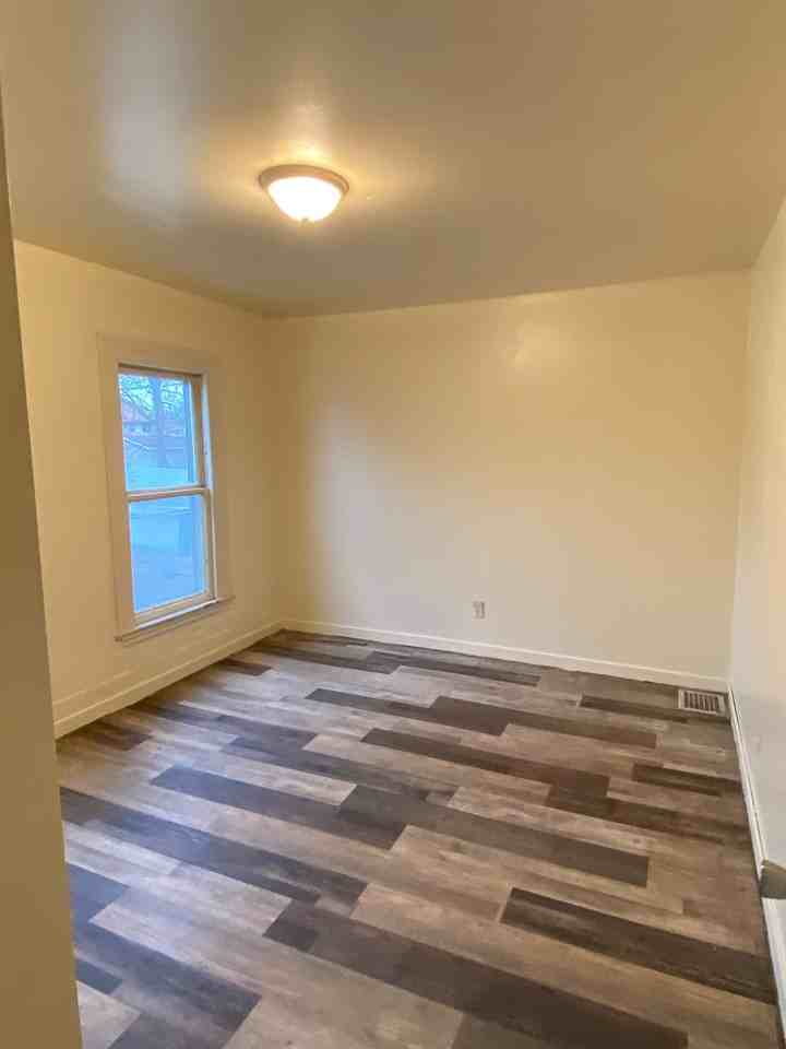 326 Union Street - Photo 5 of 7