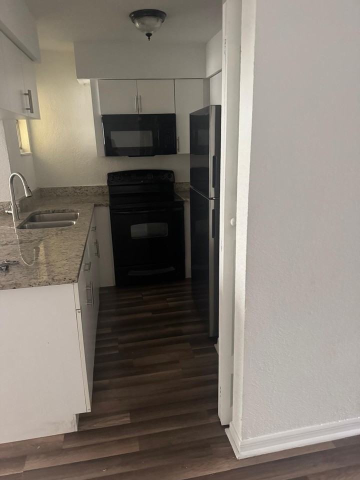 111 North Pearl Street - Photo 7 of 15