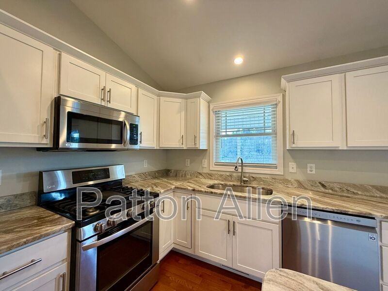 207 Riverside View Dr - Photo 7 of 33