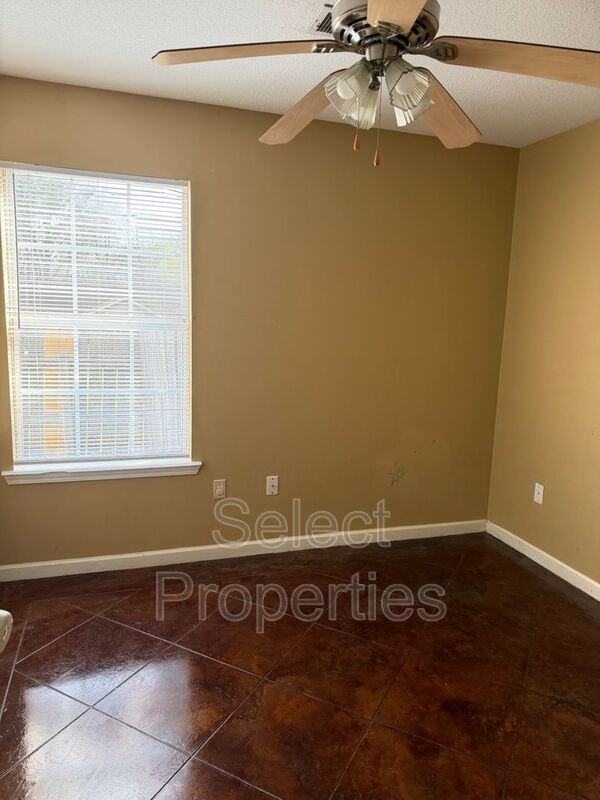 920 Belt St #1 - Photo 3 of 7