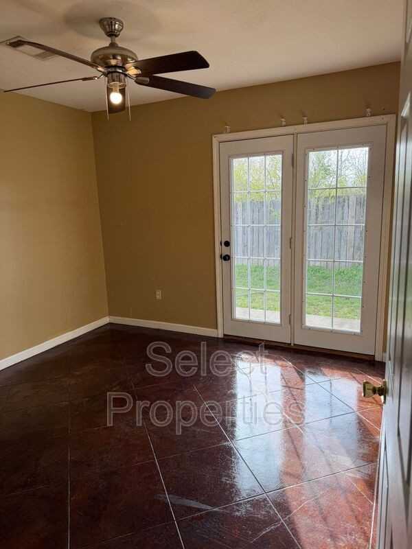 920 Belt St #1 - Photo 5 of 7