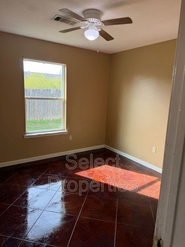 920 Belt St #1 - Photo 6 of 7