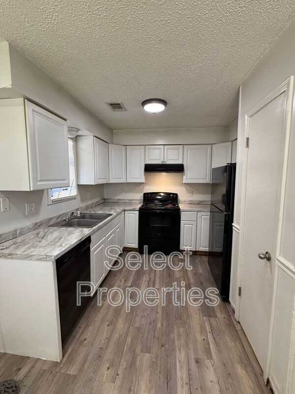 1618 W Matthews Ave #A - Photo 2 of 7