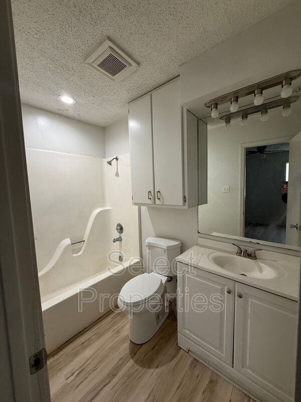 1618 W Matthews Ave #A - Photo 4 of 7